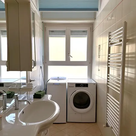 Apartamento Centralissimo - Nuovo - Parcheggio Privato *